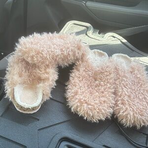 Cozy Curly Faux Fur Slide Slippers - Blush